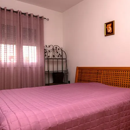 Olivera-trogir By Guide *